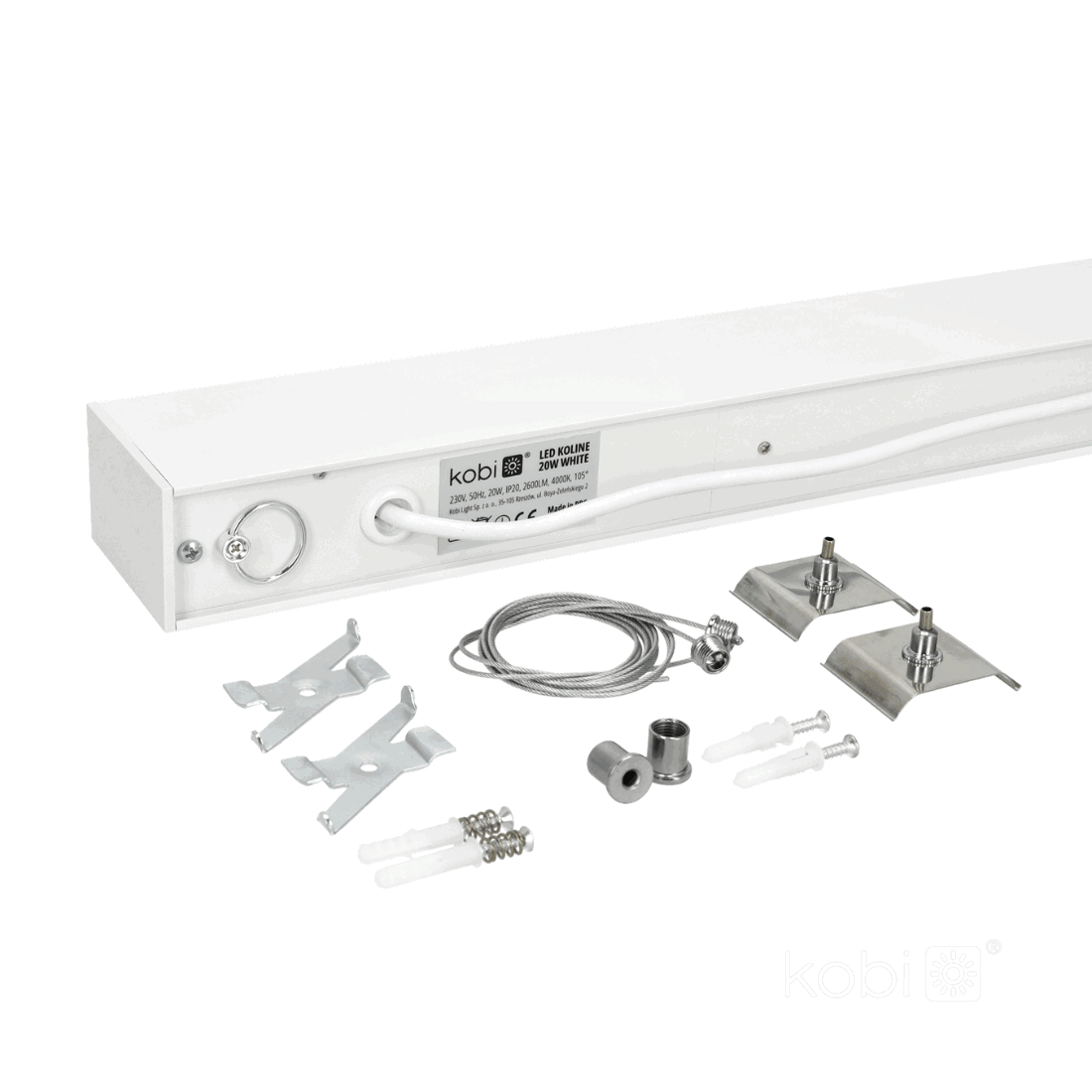 Kontor Loftlampe sedd bakifrån med vitt hölje och komplett installationskit med vajerupphängning, fästen, skruvar och pluggar, redo för pendel- eller utanpåliggande montage.