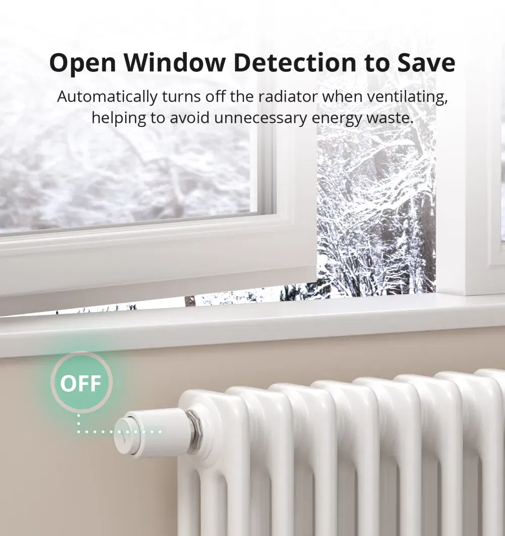 Sonoff radiatortermostat på radiator ved åbent vindue, med tekst om automatisk energibesparelse gennem vinduesdetektion.