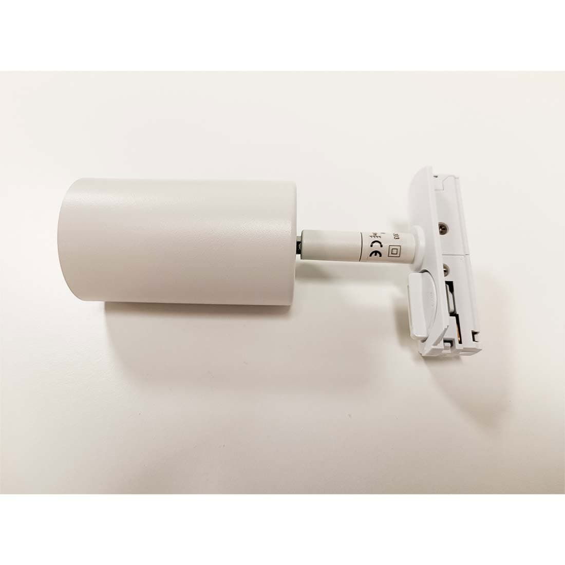 Skinnespot 1F STYLE GU10 i hvid til square 1-faset lyskinner. Mat hvidt cylinderformet spot med teleskopfunktion vist fra siden på monteringsbeslag.