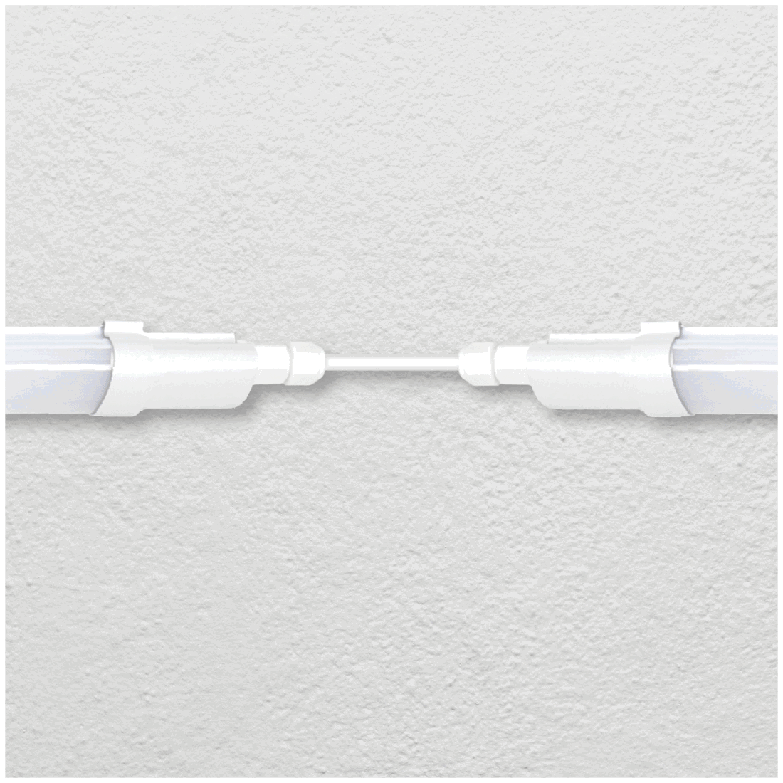 To LED armaturer forbundet via gennemfortrådet tilslutning for seriekobling.